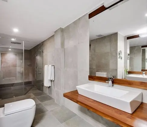 Deluxe Double Room in Aria Wing - Lagoon View