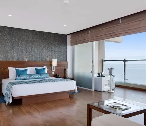 Sunrise Jacuzzi Suite - Free Airport Pickup / Drop