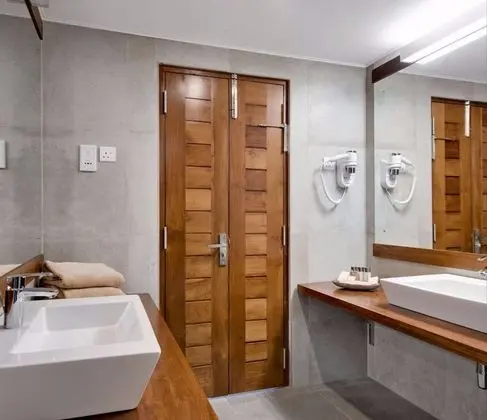Sunrise Jacuzzi Suite - Free Airport Pickup / Drop