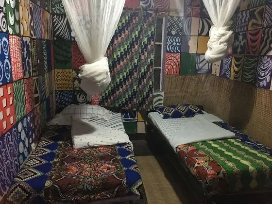 Ortak Ranzalı Oda, Ortak Banyo