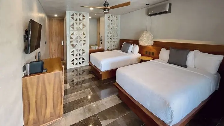 Deluxe Tek Büyük Yataklı Oda, 2 Büyük (Queen) Boy Yatak, Balkon, Lagün Manzaralı