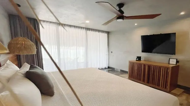 Deluxe Tek Büyük Yataklı Oda, 2 Büyük (Queen) Boy Yatak, Balkon, Lagün Manzaralı