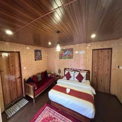 Luxury Oda