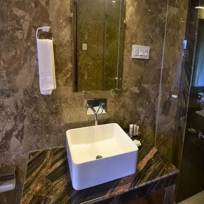 Luxury Oda
