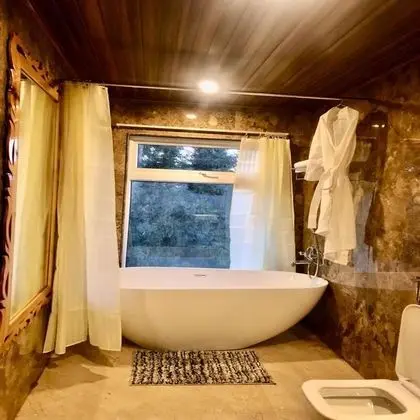 Luxury Oda