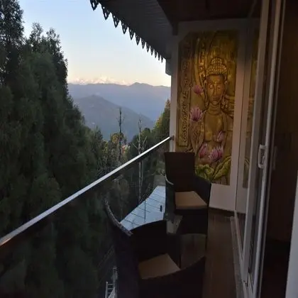 Luxury Oda