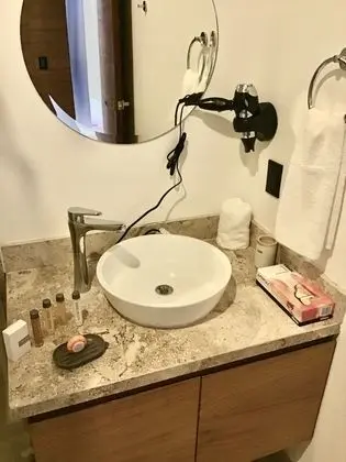Luxury Apartment (Penthouse 3 Bedroom Apartment w/ Private Rooftop Pool)