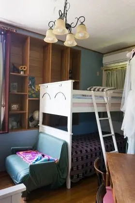 Üç Kişilik Oda
