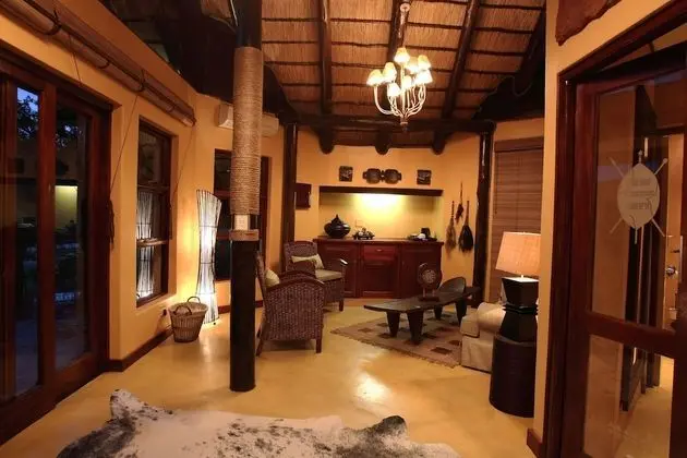 Süit, 1 En Büyük (King) Boy Yatak, Buzdolabı, Nehir Manzaralı