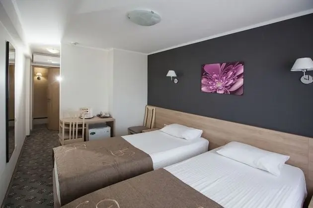 Comfort Tek Büyük veya İki Ayrı Yataklı Oda