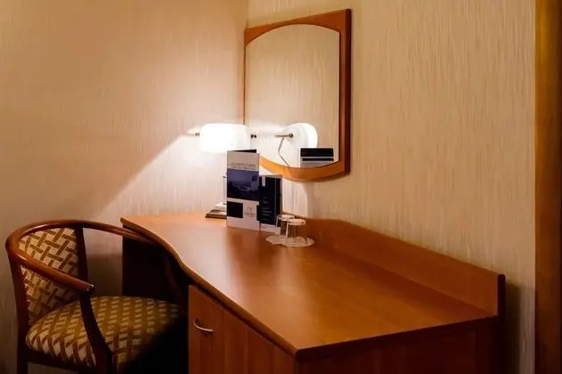 Business Tek Büyük Yataklı Oda