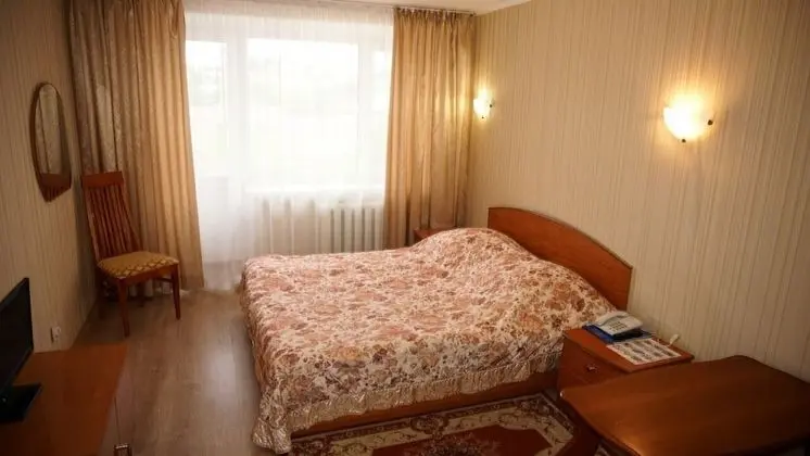 Standard Tek Büyük Yataklı Oda