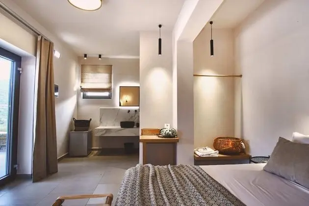 Deluxe Tek Büyük Yataklı Oda, Kişiye Özel Havuzlu, Deniz Manzaralı