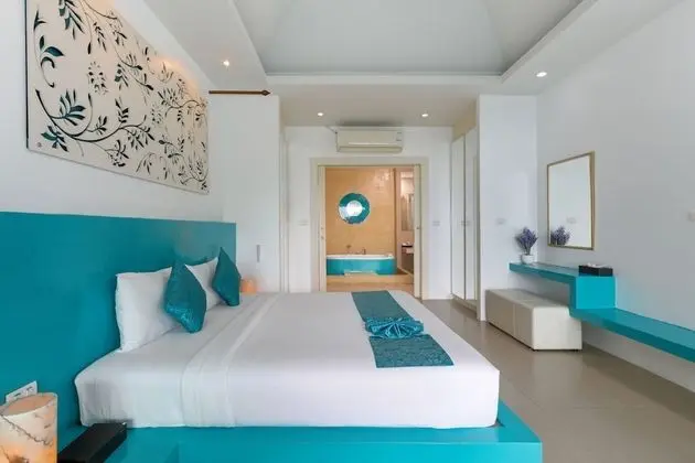 Grand Seaview Pool Suite