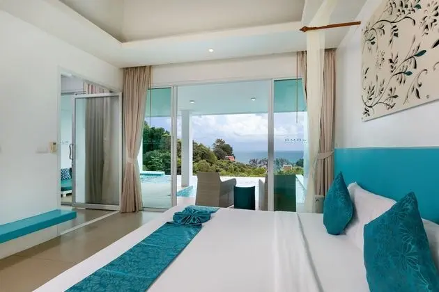 Grand Seaview Pool Suite