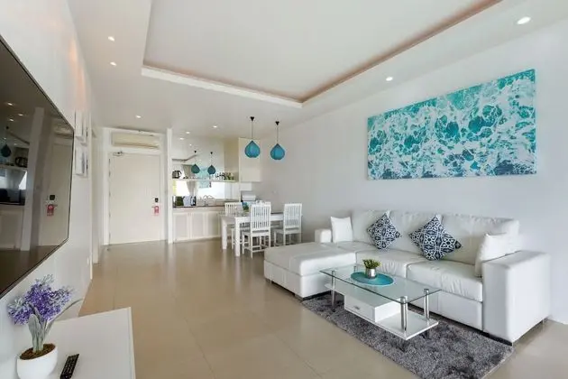 Grand Seaview Pool Suite