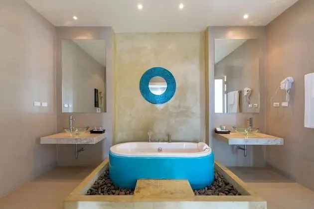 Grand Seaview Pool Suite