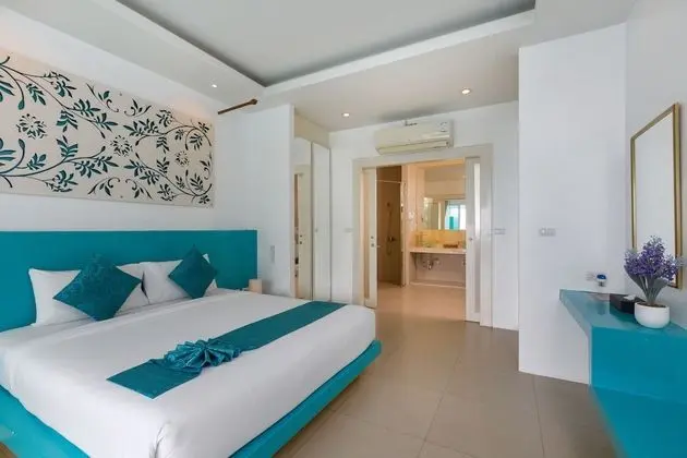 Partial Deluxe Sea View Pool Suite