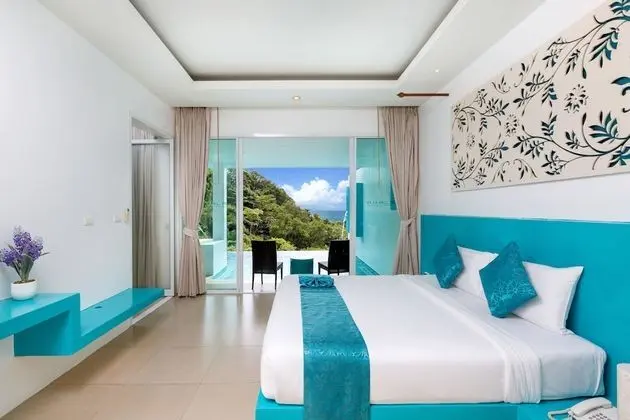Partial Deluxe Sea View Pool Suite