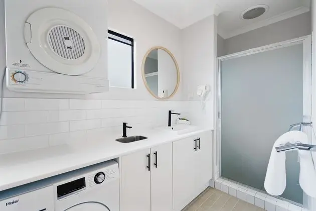 Villa, 2 Yatak Odası, Havuz Kenarı
