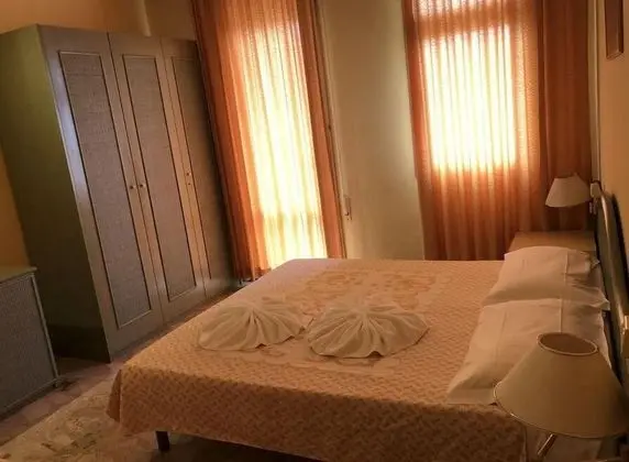 Üç Kişilik Oda, Balkon, Deniz Manzaralı