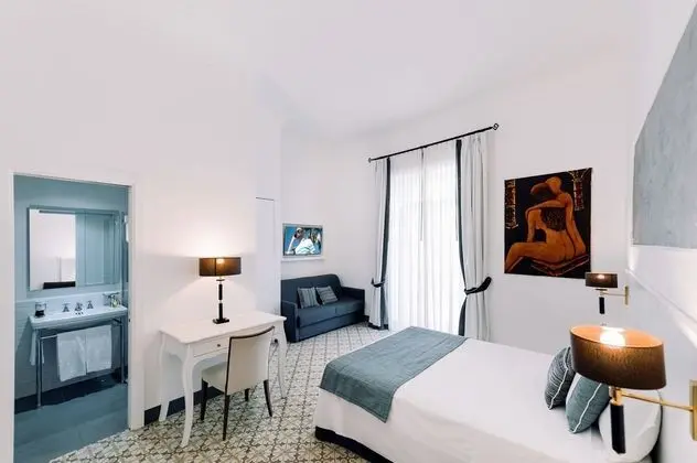 Deluxe Oda, Teras