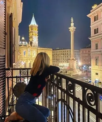 Üç Kişilik Oda, Balkon