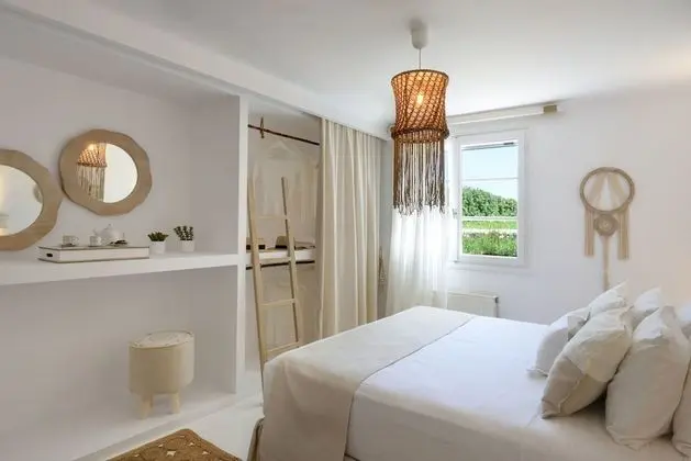 Villa, 6 Yatak Odası, Kişiye Özel Havuzlu, Denize Sıfır (Agia Thalassa)
