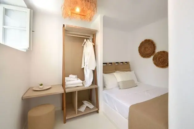 Villa, 6 Yatak Odası, Kişiye Özel Havuzlu, Denize Sıfır (Agia Thalassa)