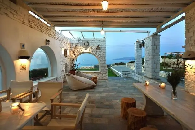 Villa, 6 Yatak Odası, Kişiye Özel Havuzlu, Denize Sıfır (Agia Thalassa)