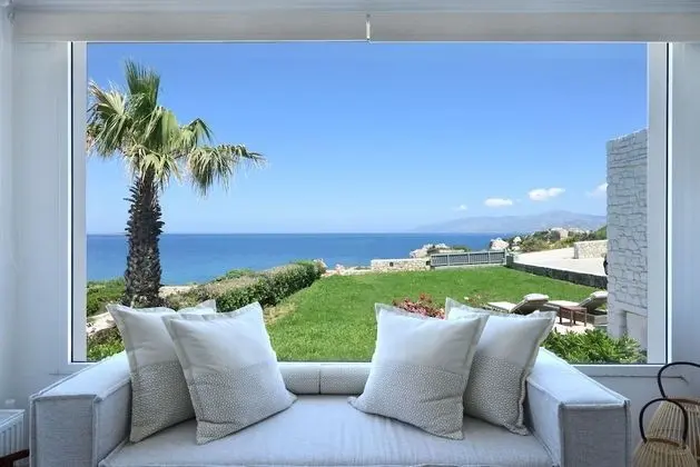 Villa, 6 Yatak Odası, Kişiye Özel Havuzlu, Denize Sıfır (Agia Thalassa)