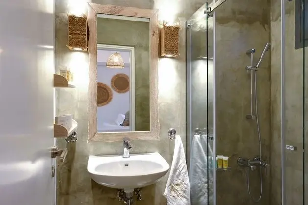 Villa, 6 Yatak Odası, Kişiye Özel Havuzlu, Denize Sıfır (Agia Thalassa)