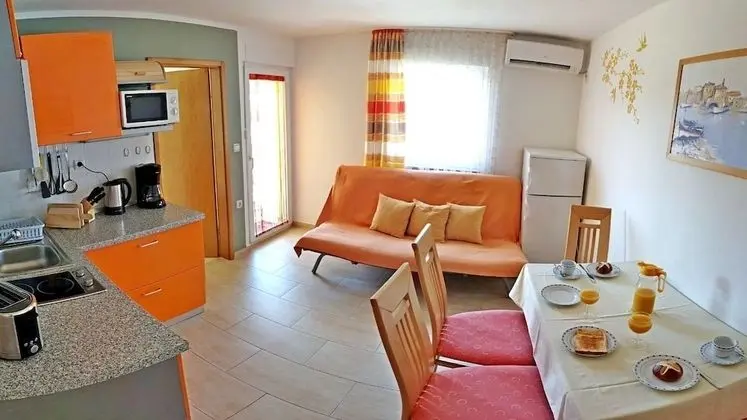 Apart Daire (Amalia - family friendly with parking)