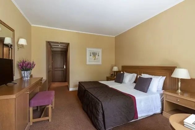 Two Classic Rooms with Interconnecting Door