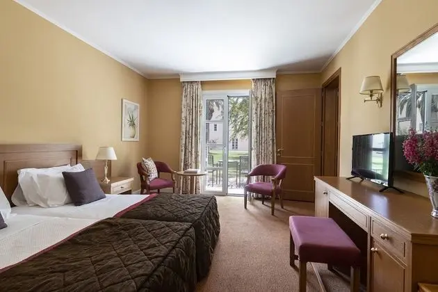 Two Classic Rooms with Interconnecting Door