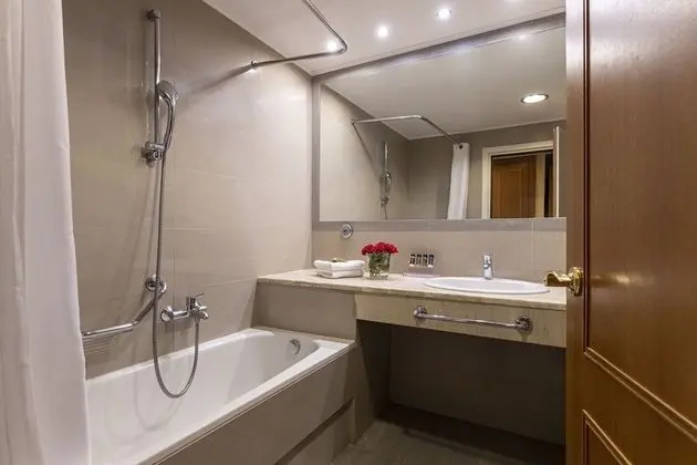 Two Classic Rooms with Interconnecting Door