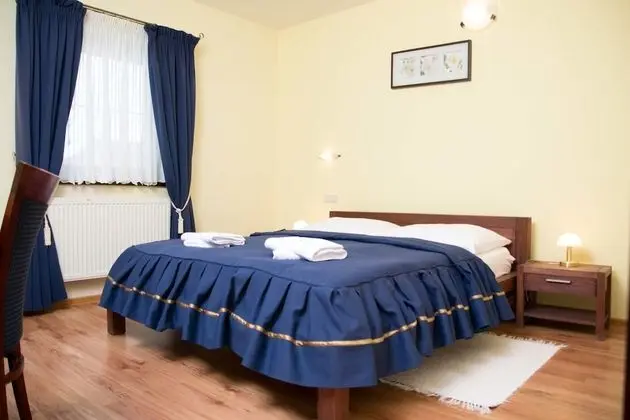 Tek Büyük veya İki Ayrı Yataklı Oda