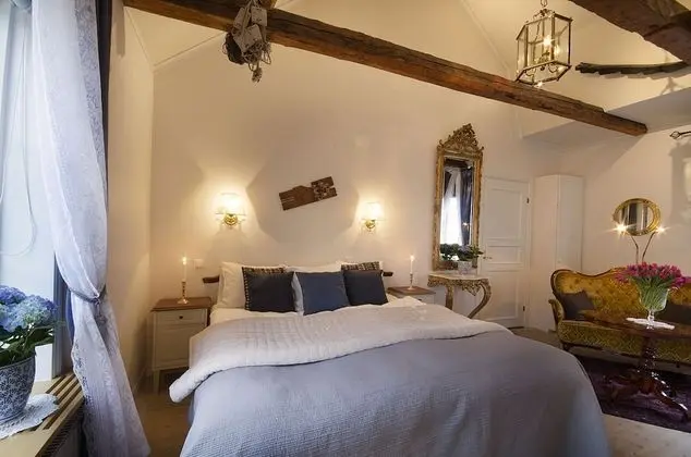 Classic Tek Büyük Yataklı Oda