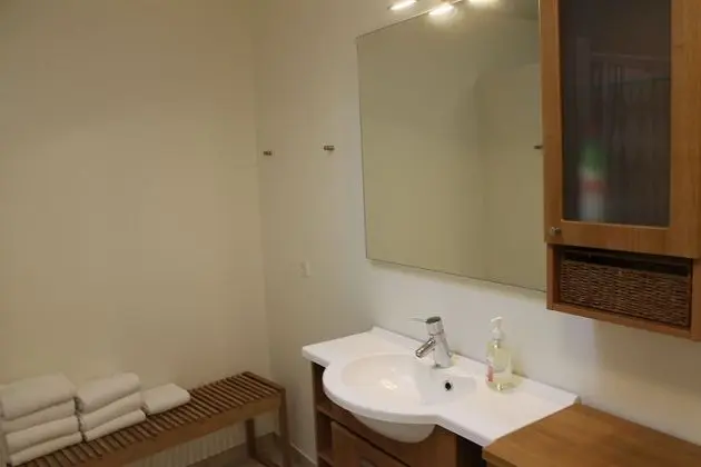 Tek Büyük veya İki Ayrı Yataklı Oda, Ortak Banyo