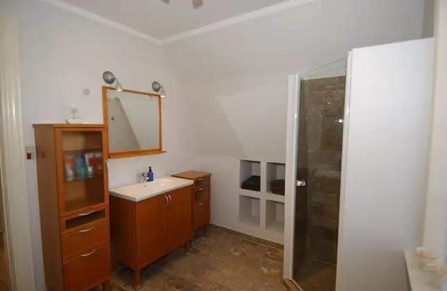 Tek Kişilik Oda, Ortak Banyo