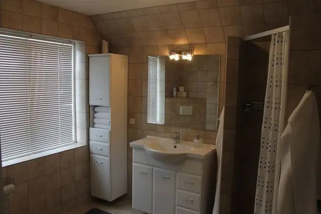 Tek Kişilik Oda, Ortak Banyo