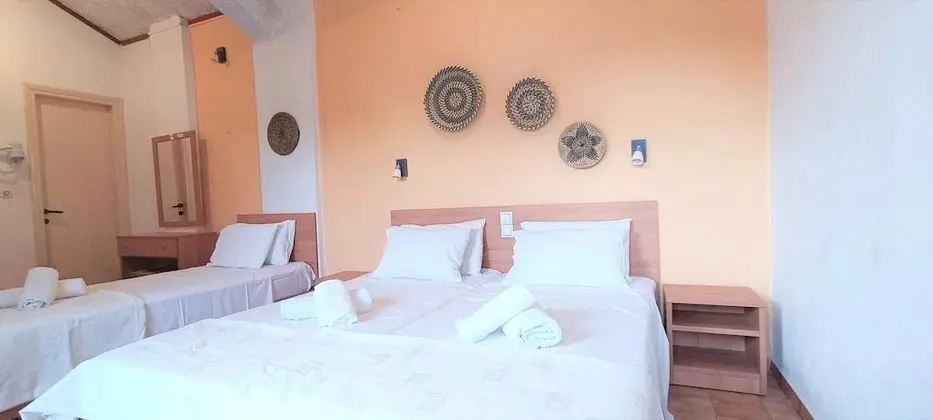 Studio for 3 people