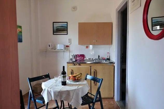 Studio for 3 people