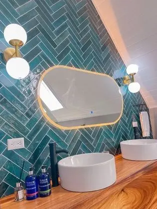 A-Frame in the Forest with Hot Tub, Fireplace and Mountain Views