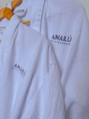 A-Frame in the Forest with Hot Tub, Fireplace and Mountain Views