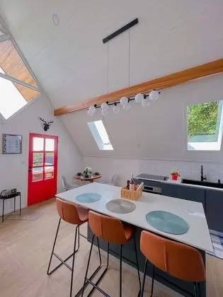 A-Frame in the Forest with Hot Tub, Fireplace and Mountain Views