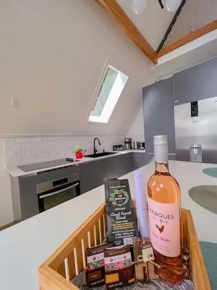 A-Frame in the Forest with Hot Tub, Fireplace and Mountain Views