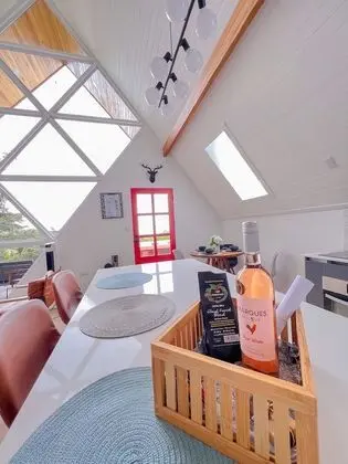 A-Frame in the Forest with Hot Tub, Fireplace and Mountain Views