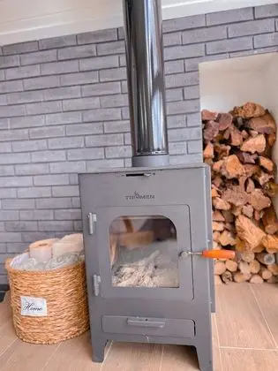 A-Frame in the Forest with Hot Tub, Fireplace and Mountain Views