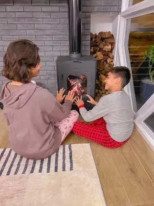 A-Frame in the Forest with Hot Tub, Fireplace and Mountain Views